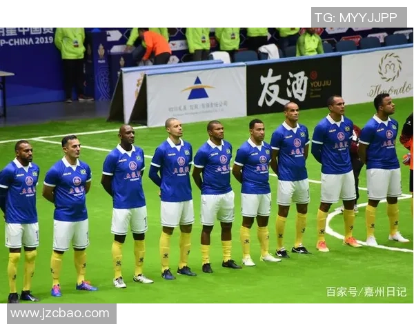 女生们挑战足球球星猜谜大赛看看谁能准确识别这些传奇球员