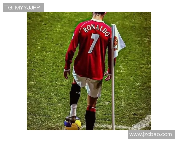 足球巨星温柔瞬间展现球场外的真挚情感与温暖心灵